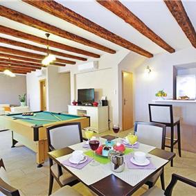 6 Bedroom Villa with Pool in Brsecine, Dubrovnik region, sleeps 11-12